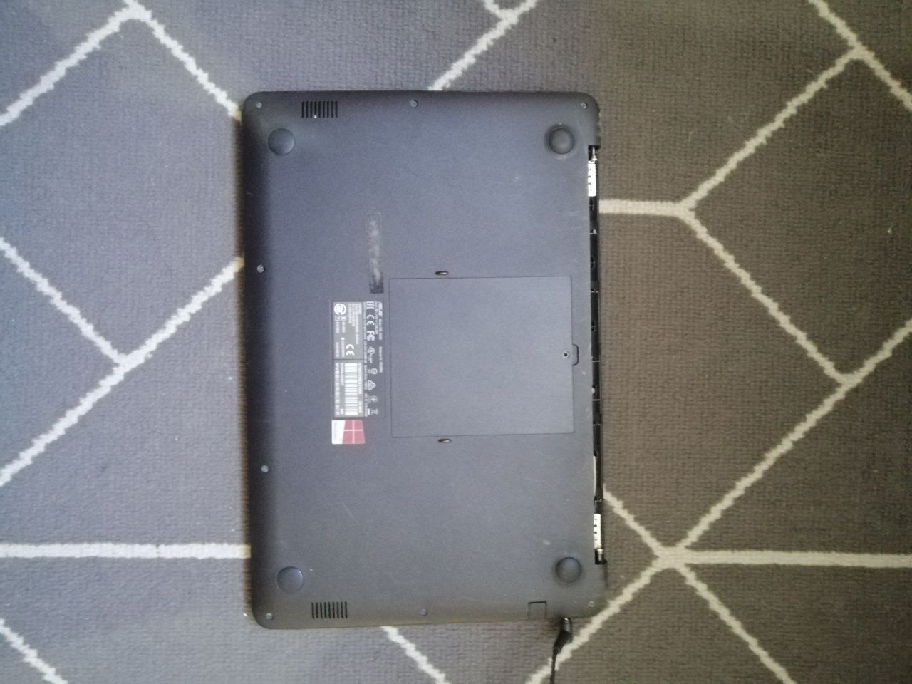 Продам ноутбук asus e502n