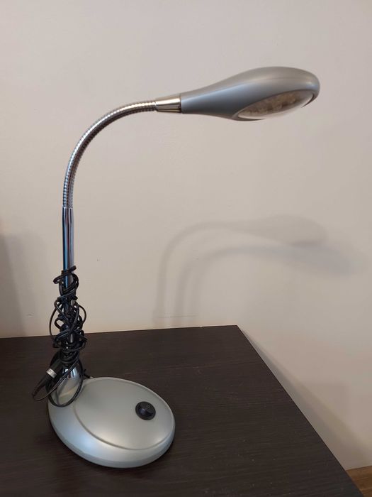 Lampka biurkowa LED