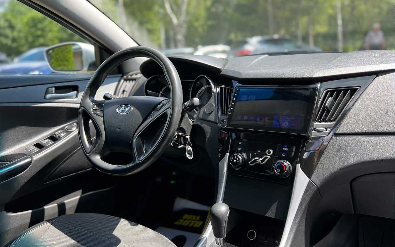 Hyundai Sonata 2011