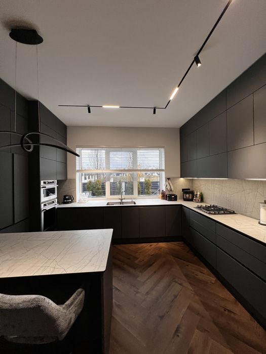 Будинок з басейном в Сокільниках