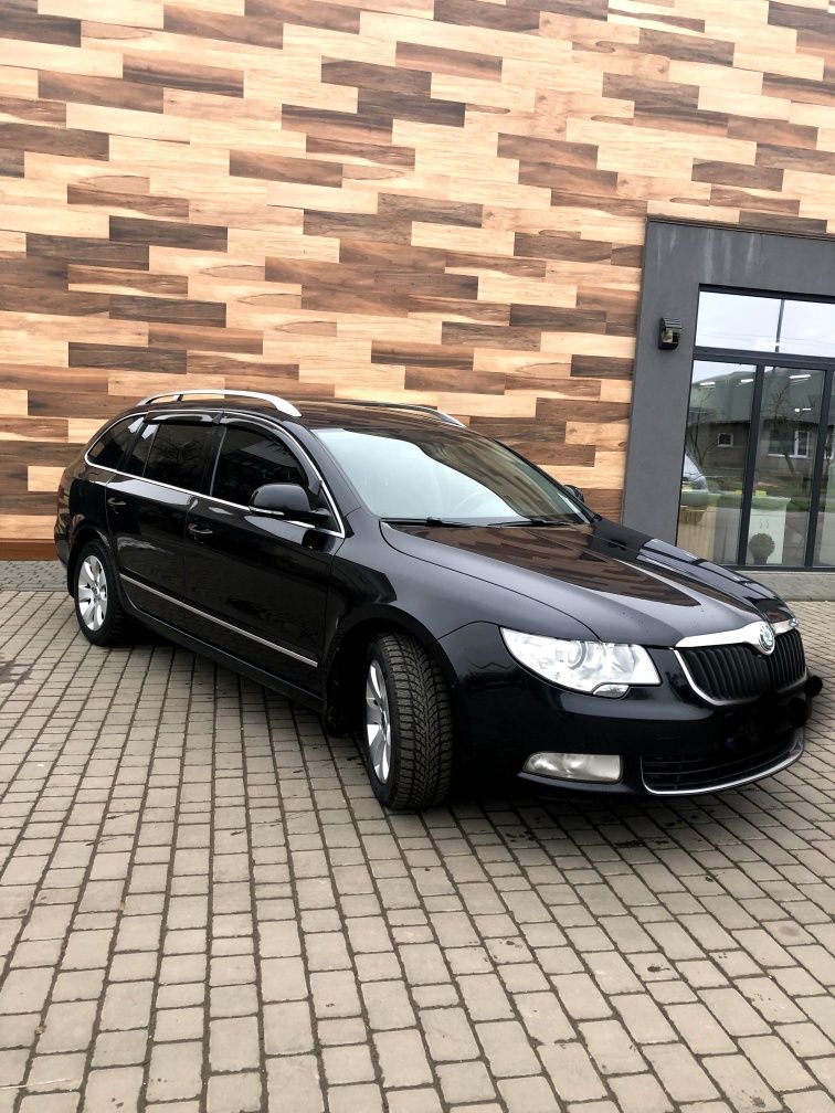 Продам власний автомобіль skoda suberb 2 green line