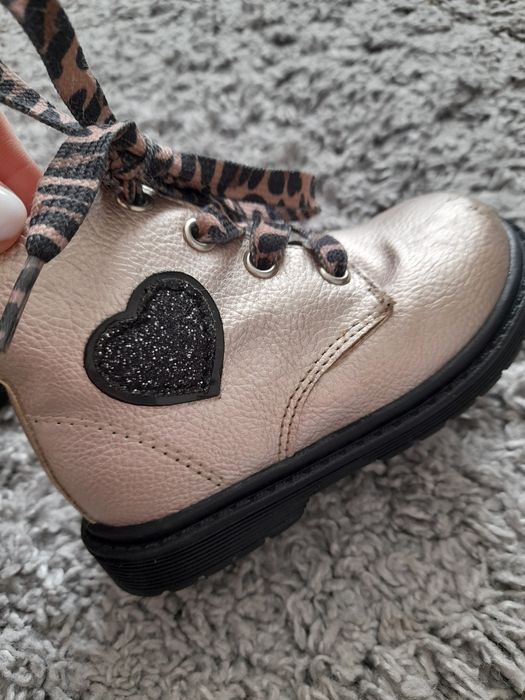 Продам ботіночки на дівчинку