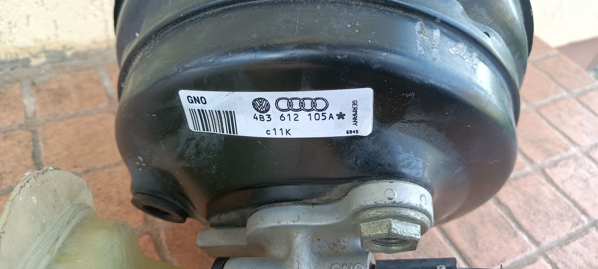 Audi A6 C5 serwo hamulcowe