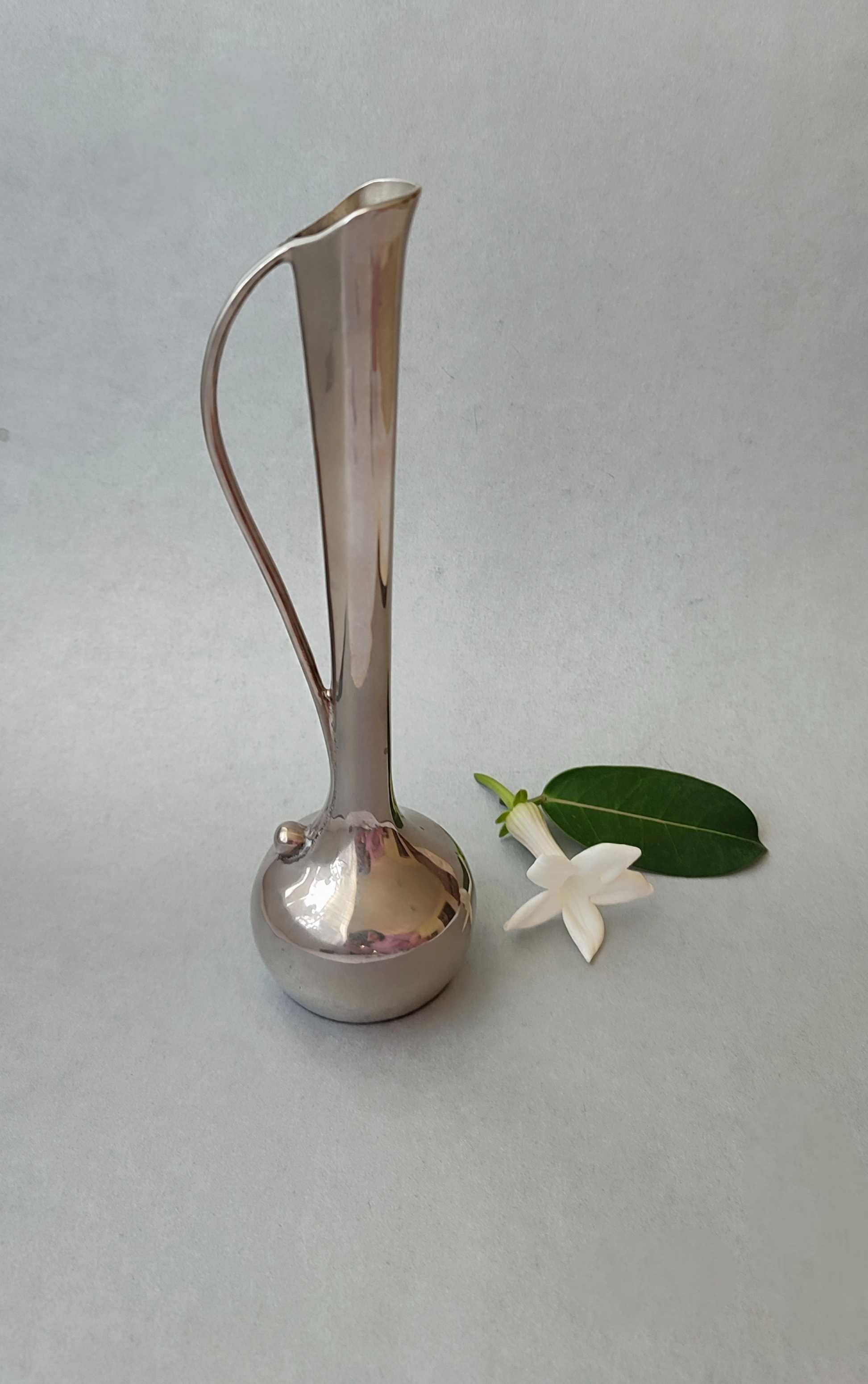 Посріблена вазочка амфора для однієї квітки Японія вінтаж
