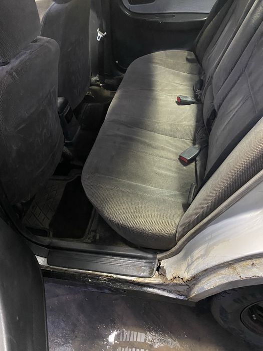 Продам нісан примера