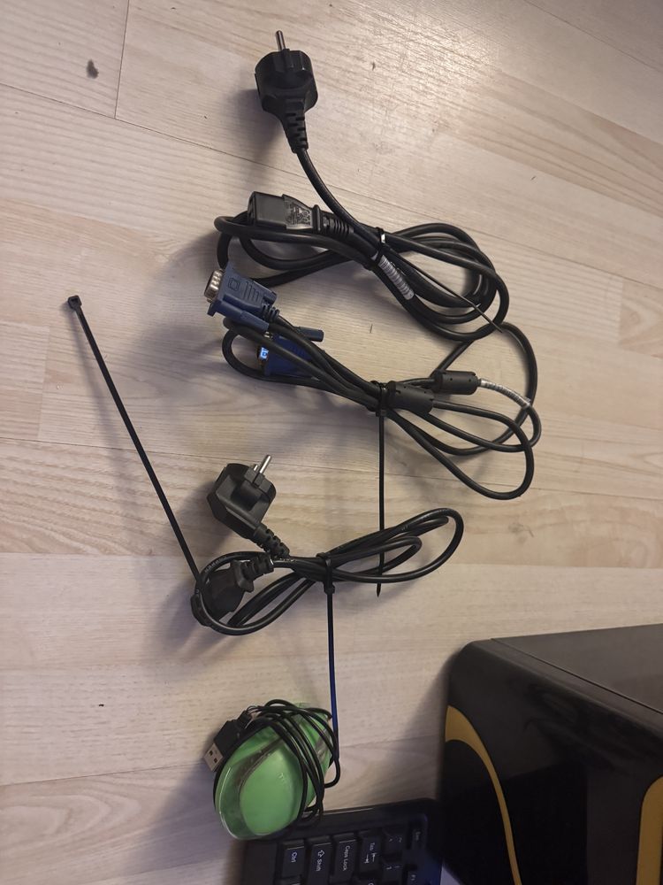 Komputer stacjonarny + monitor