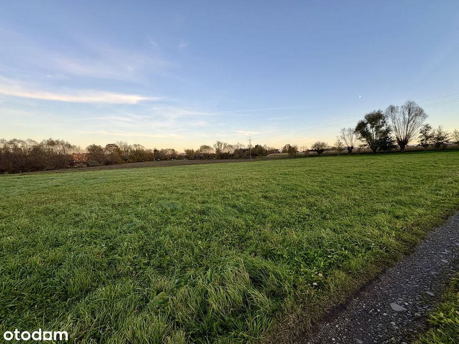 Atrakcyjna działka RM w Radoczy gmina Tomice – 5758 m² (57,5 ara)