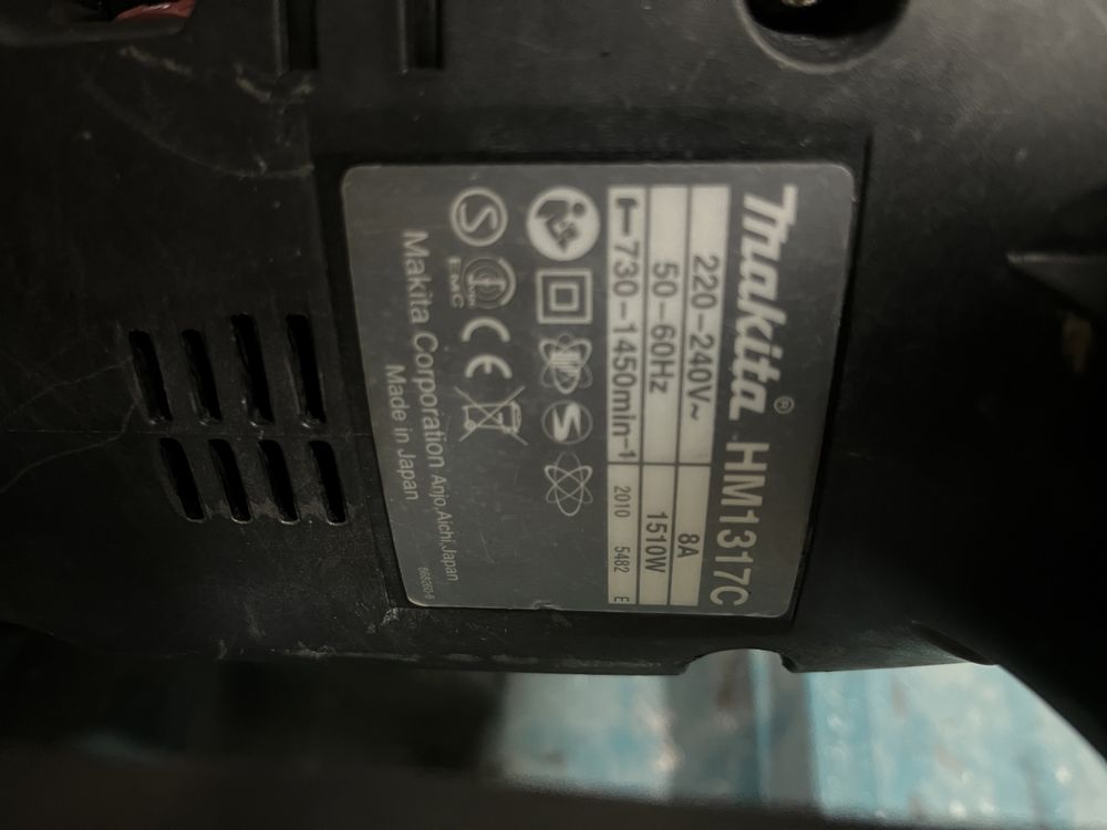 Makita HM1317C młot wyburzeniowy