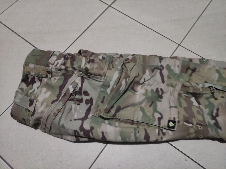 Calça defender multi cam first tactical