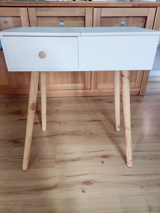 Stolik toaletowy ikea, biały.