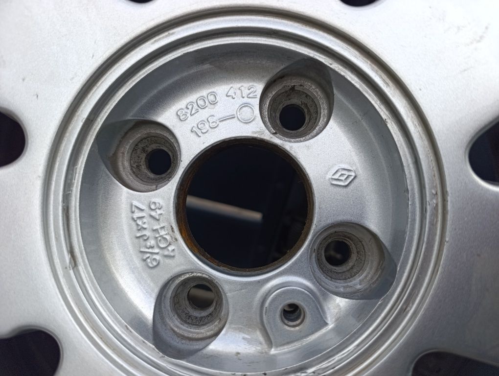 Диски  4 100 R 17 + резина шина  205 50 17