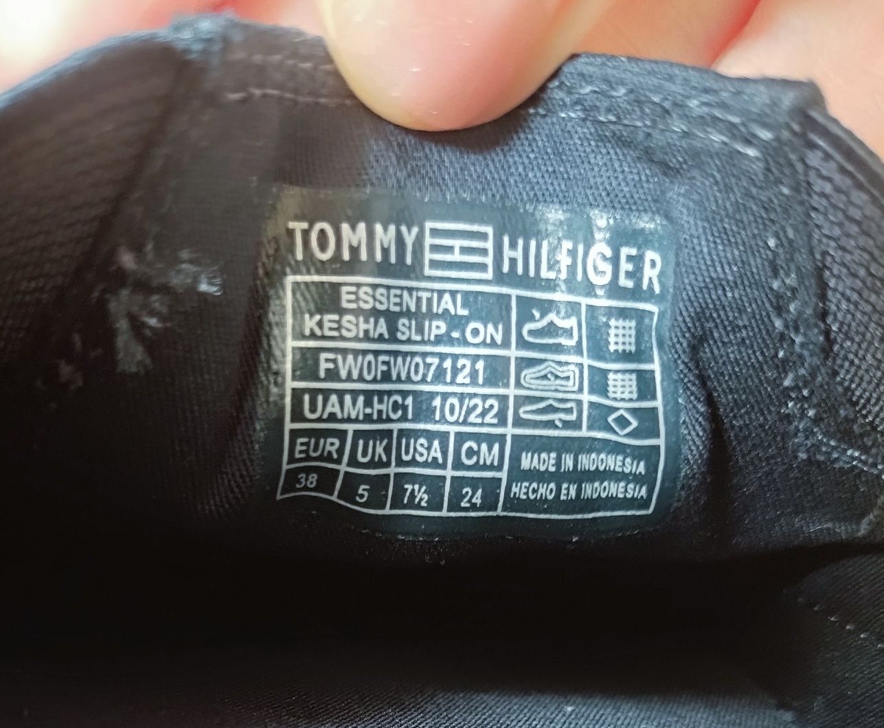 Tommy Hilfiger p.38 (37) оригінальні текстильні кеди сліпони