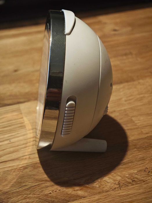 Radiobudzik TCM Tchibo, analogowy, funkcja drzemki, srebrno-biały