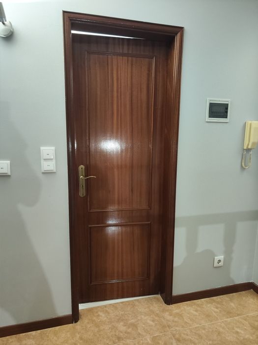 Vende-se portas madeira