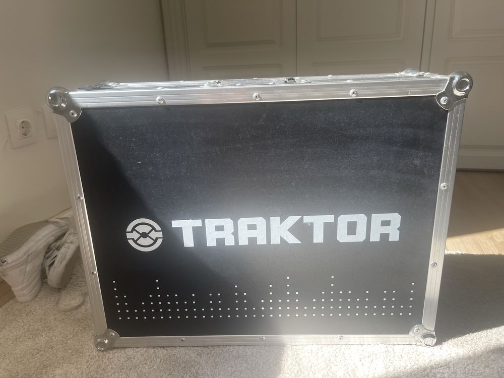 Native Instruments TRAKTOR 2 DJ set *NOVO* c/ Caixa de Transporte