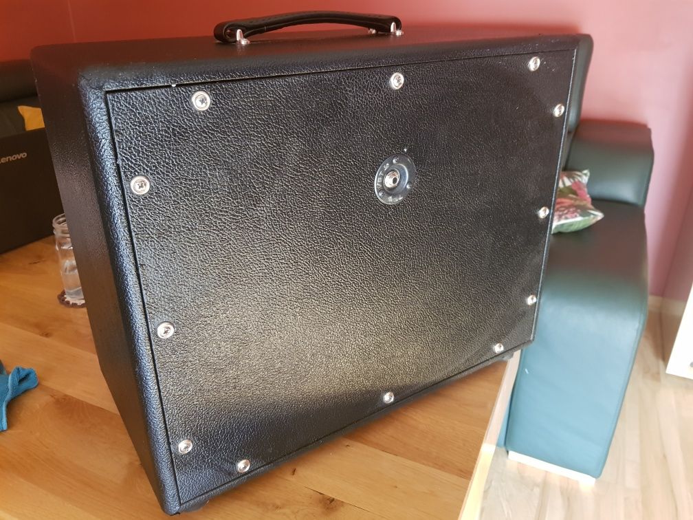 Kolumna gitarowa 112 Suhr