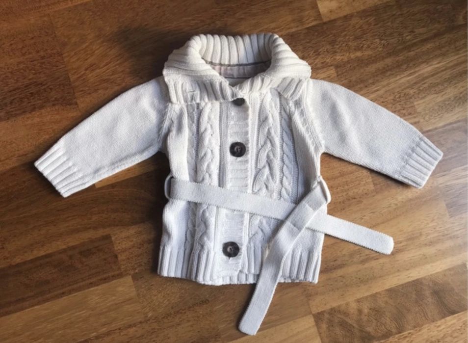 Stylowy świąteczny sweterek w eleganckie góralskie sploty H&M