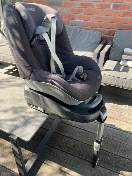 Sprzedam zestaw Maxi-Cosi Pearl 9–18 kg z bazą FamilyFix ISOFIX.