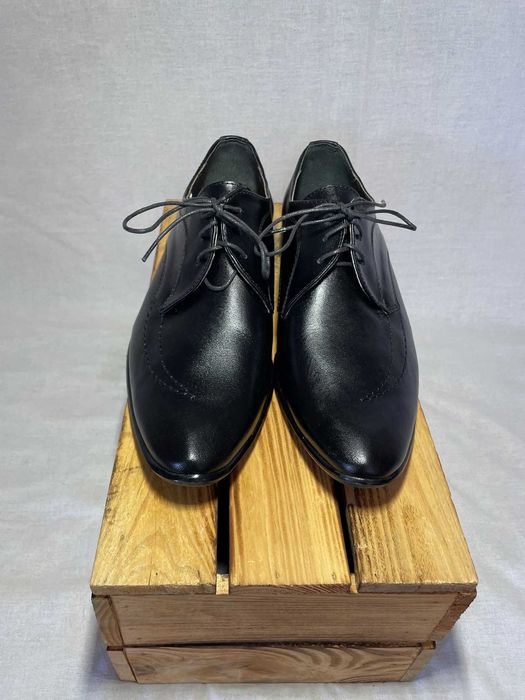 22 pary półbutów ze skóry