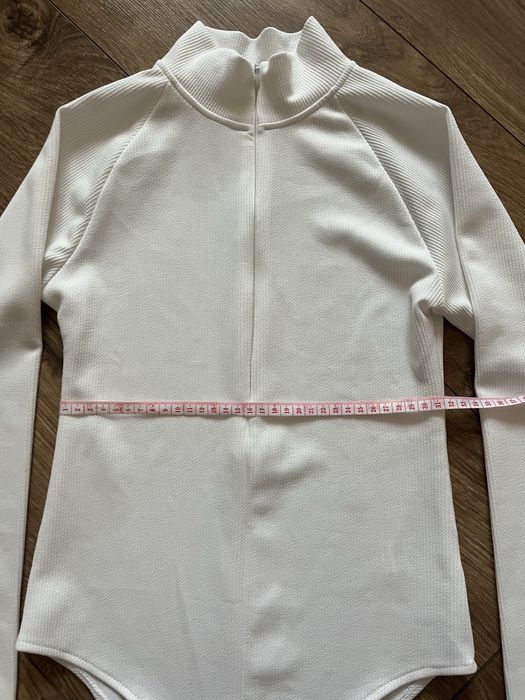 Біле боді з довгим рукавом