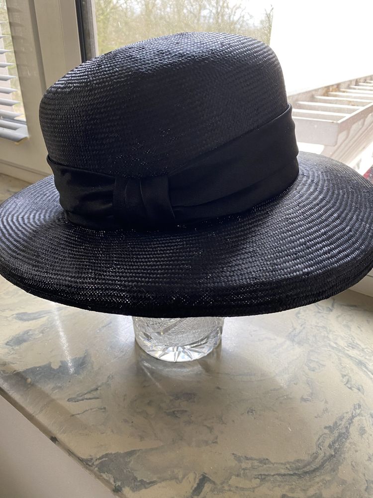 Czarny kapelusz SINAMAY