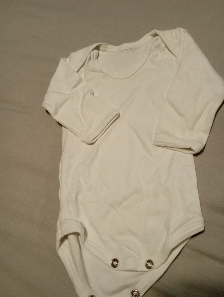 Roupa de bebé, faço entregas pelo CTT