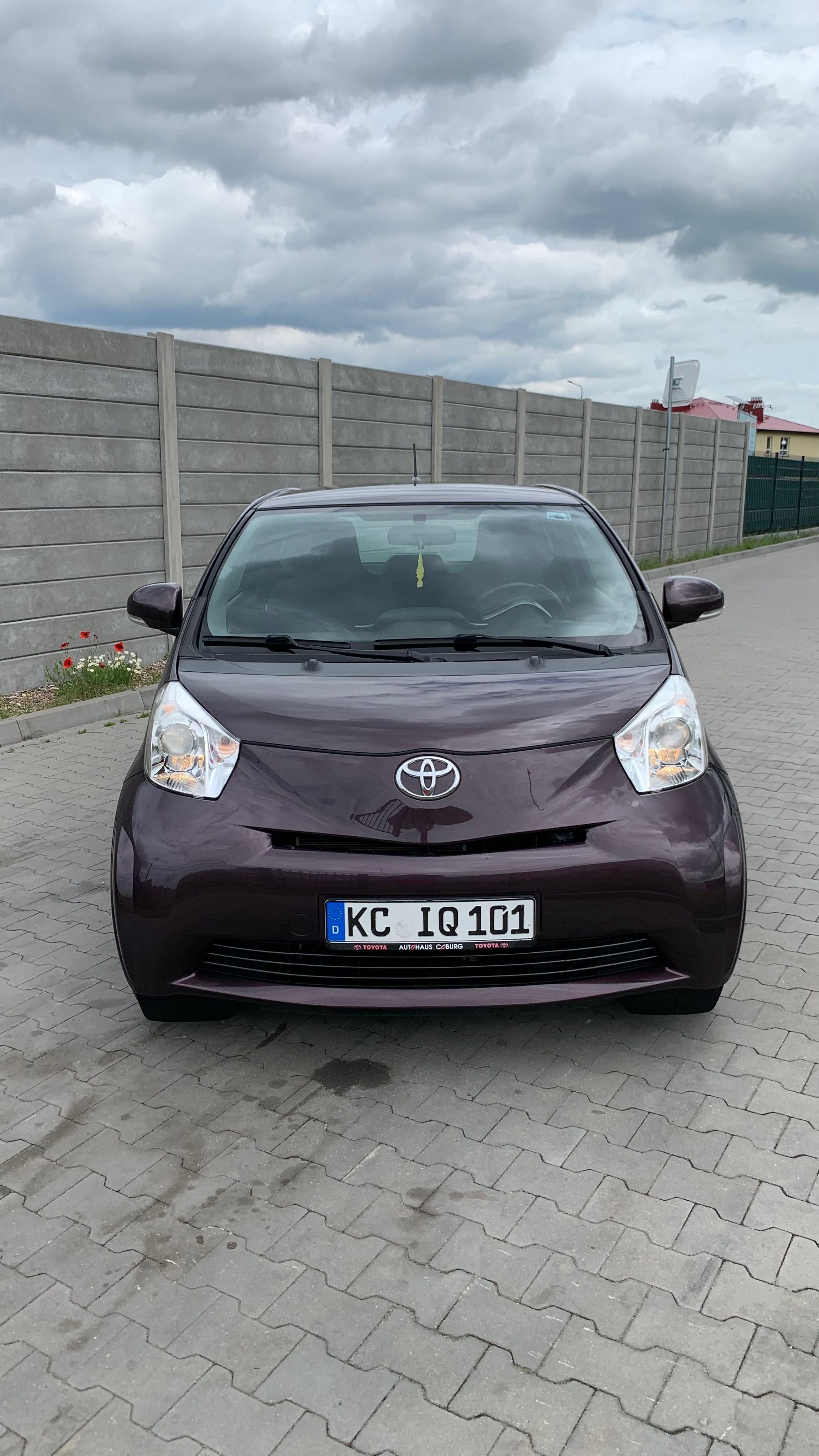 Toyota iq bezwypadek 1,0benz 79tys przeb śliczna