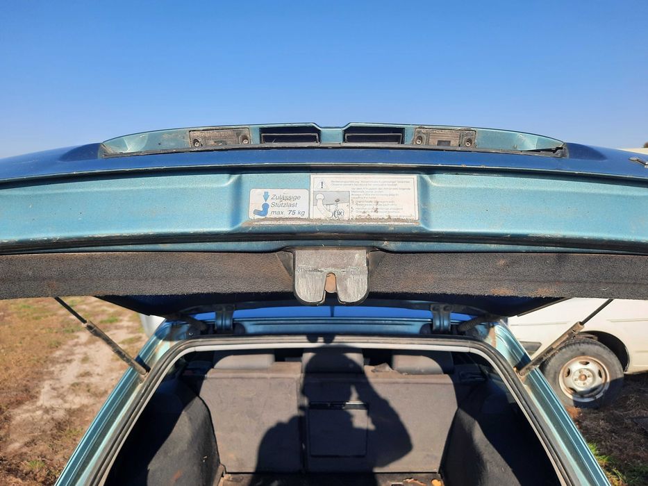 klapa bagażnika LX6V audi A4 B5 avant