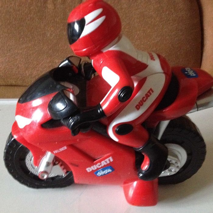 Недорого игровой мотоцикл Chicco. Без пульта