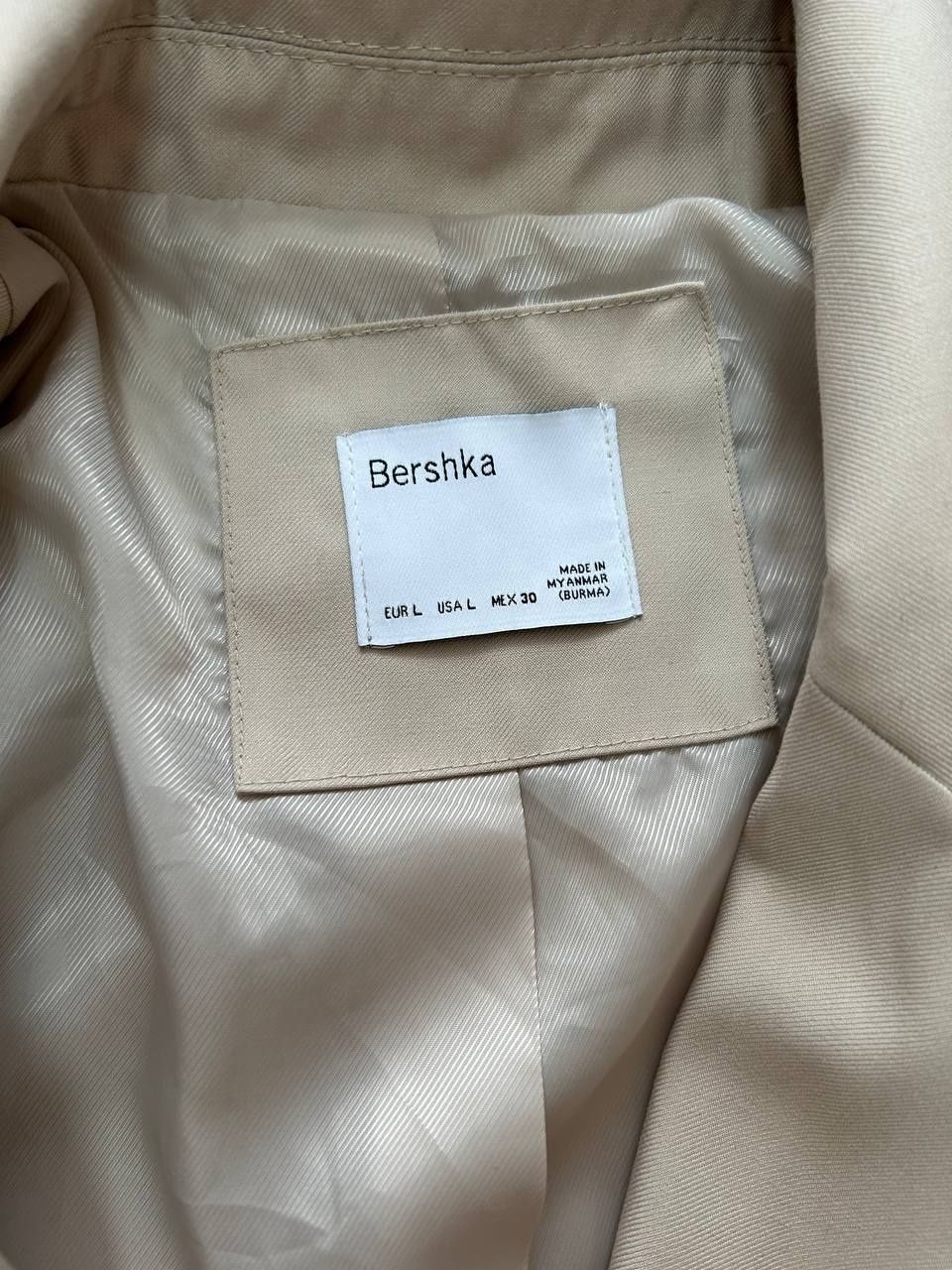 Піджак жакет Bershka. Оверсайз, широкий. Базовий, класичний, бежевий.