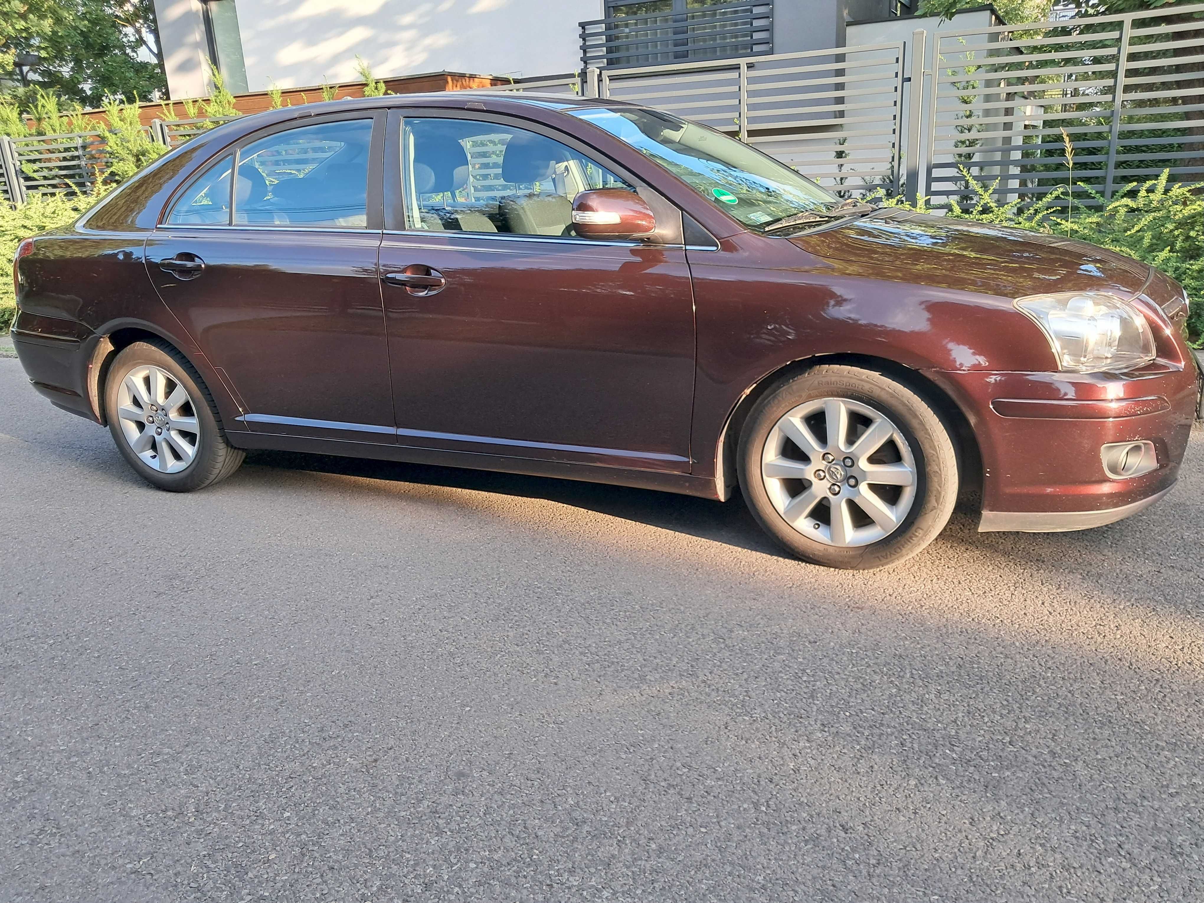 Toyota Avensis II 1.8 beznyna SOL