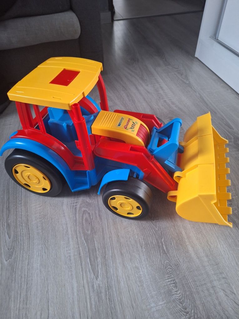 Masywny duży traktor o długości 60 cm WADER