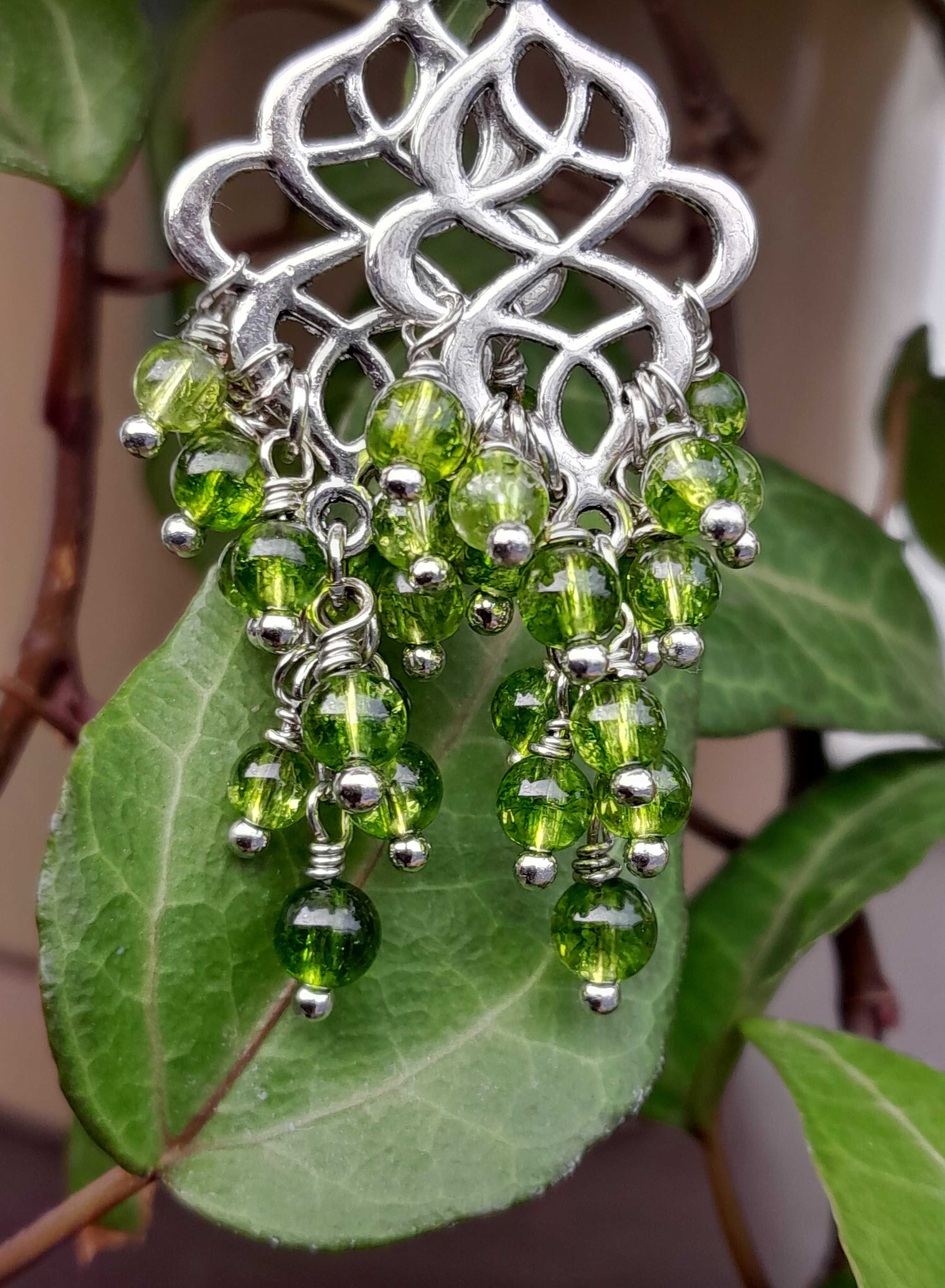 Kolczyki z naturalnym chryzolitem peridot.