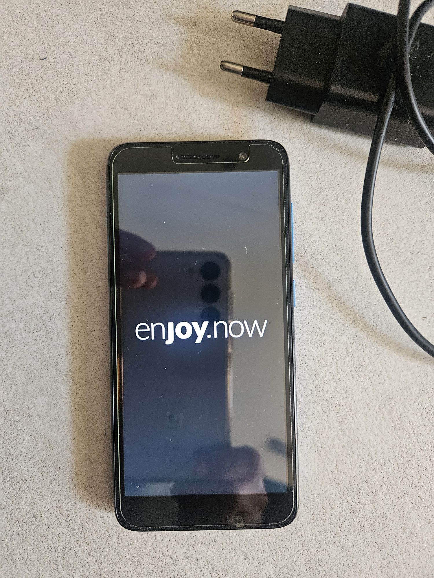 Alcatel 1 2021 niebieski dotykowy telefon plus ładowarka stan bdb