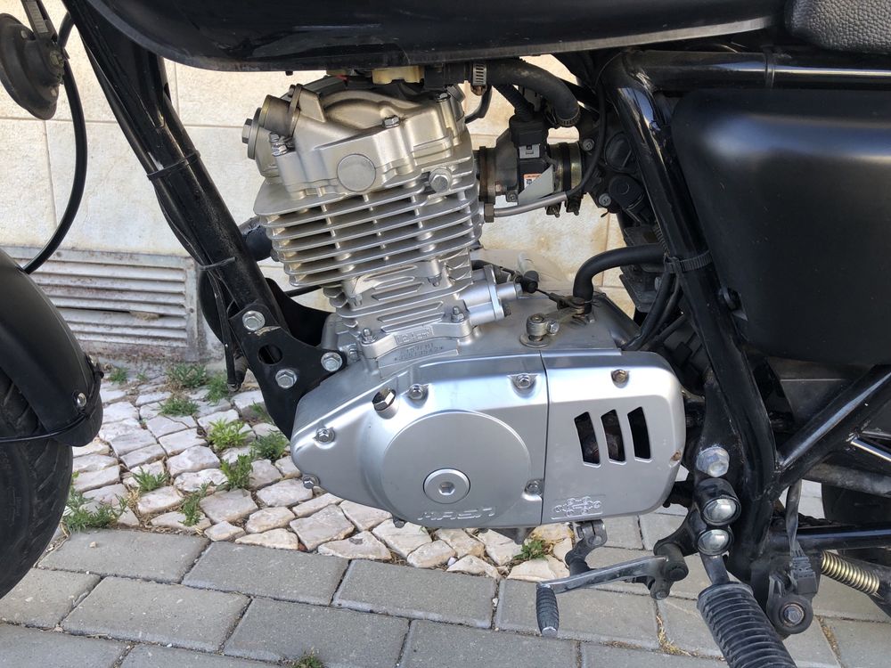 Moto mash cafe racer black edition 125