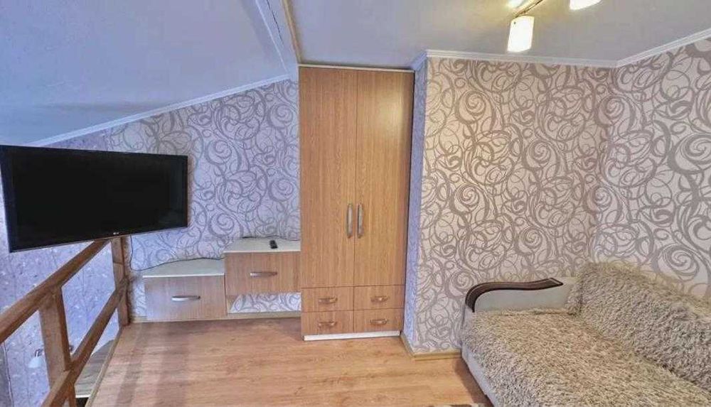 Продається 2 кімнатна готелька в районі Одеської.