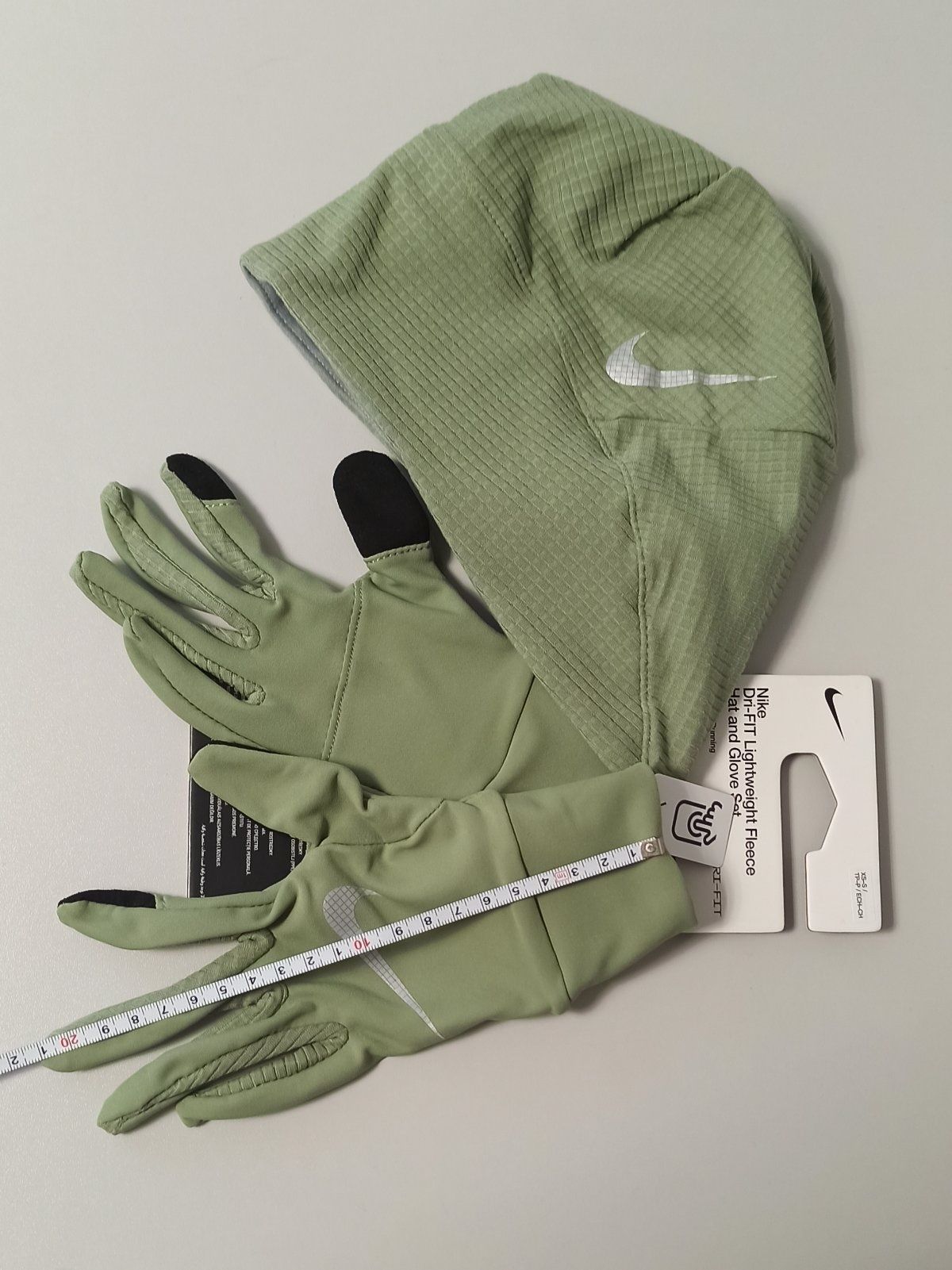 Комплект шапка рукавички Nike essentials оригінал