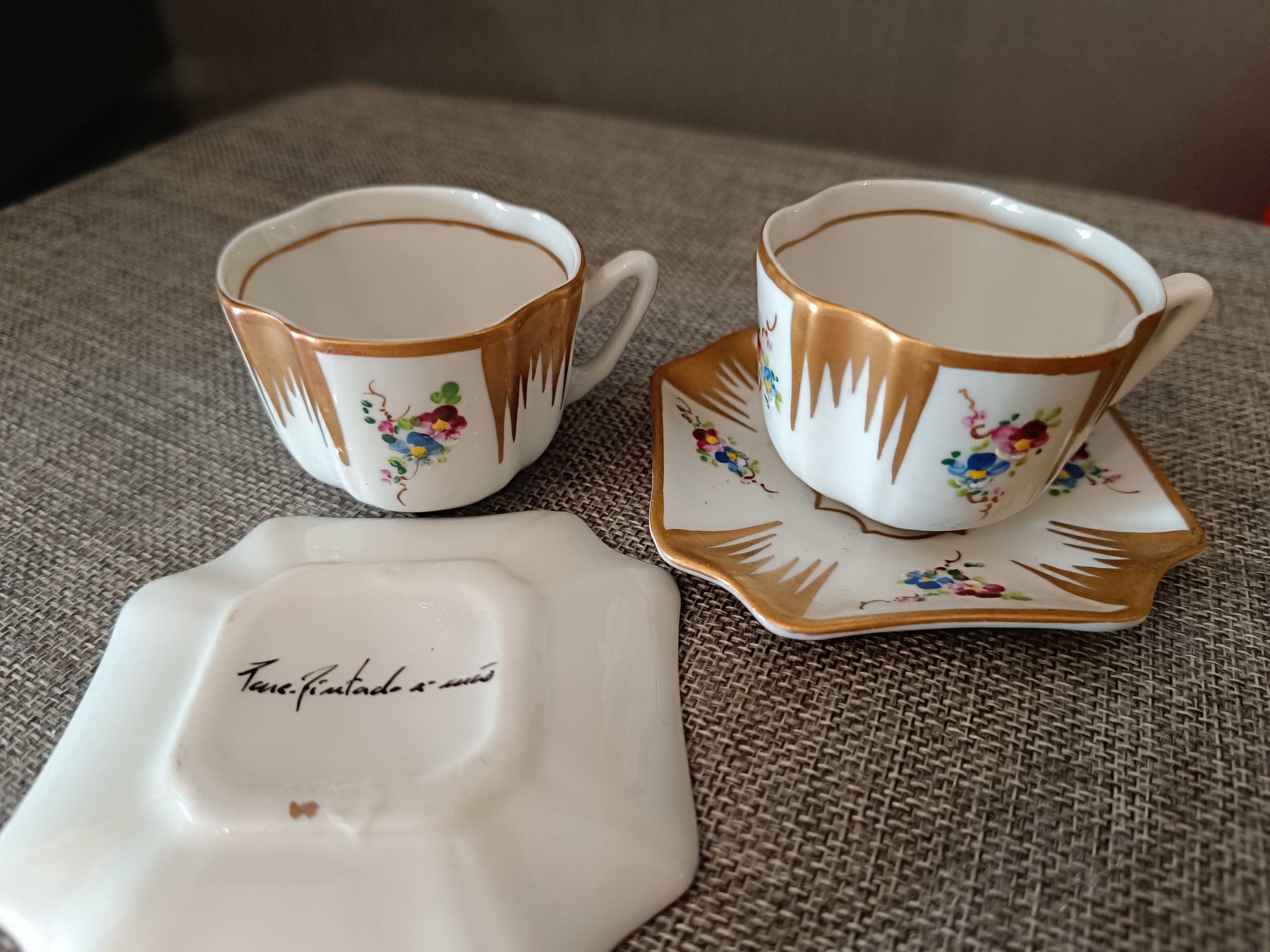 Conjunto de 2 chávenas de café pintadas à mão