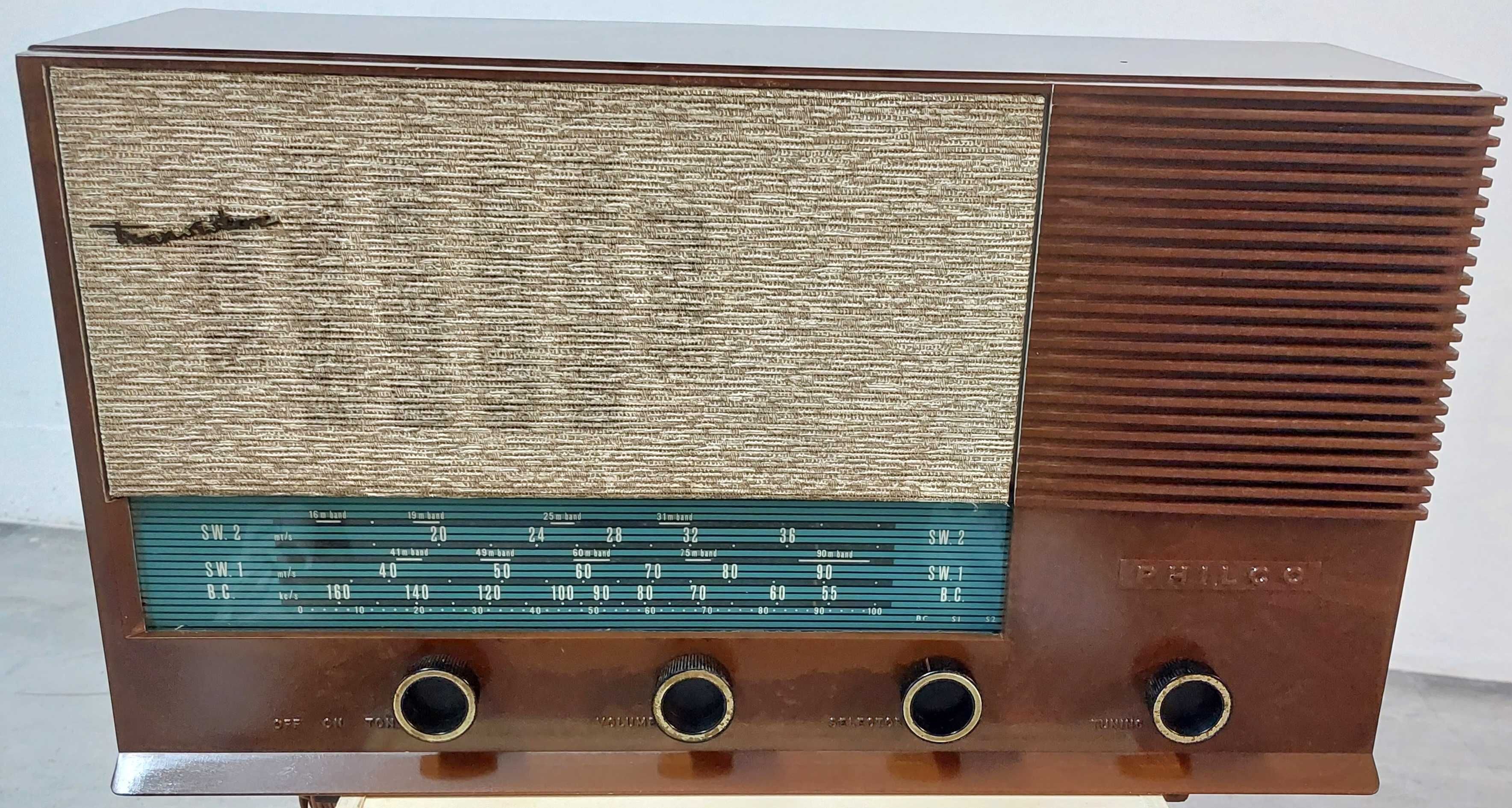Rádio antigo Philco 303