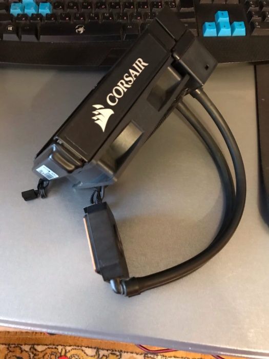 Система рідинного охолодження Corsair Hydro H45
