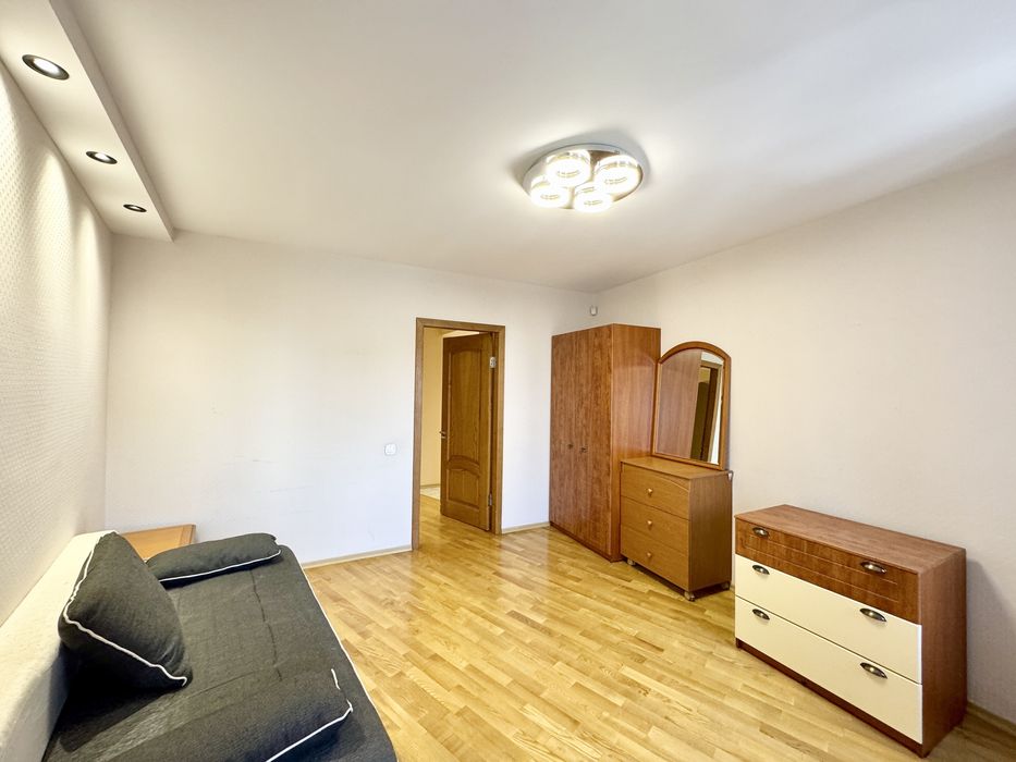 Продаж квартири 3-х кімн 118 м2 на Ливарна 9