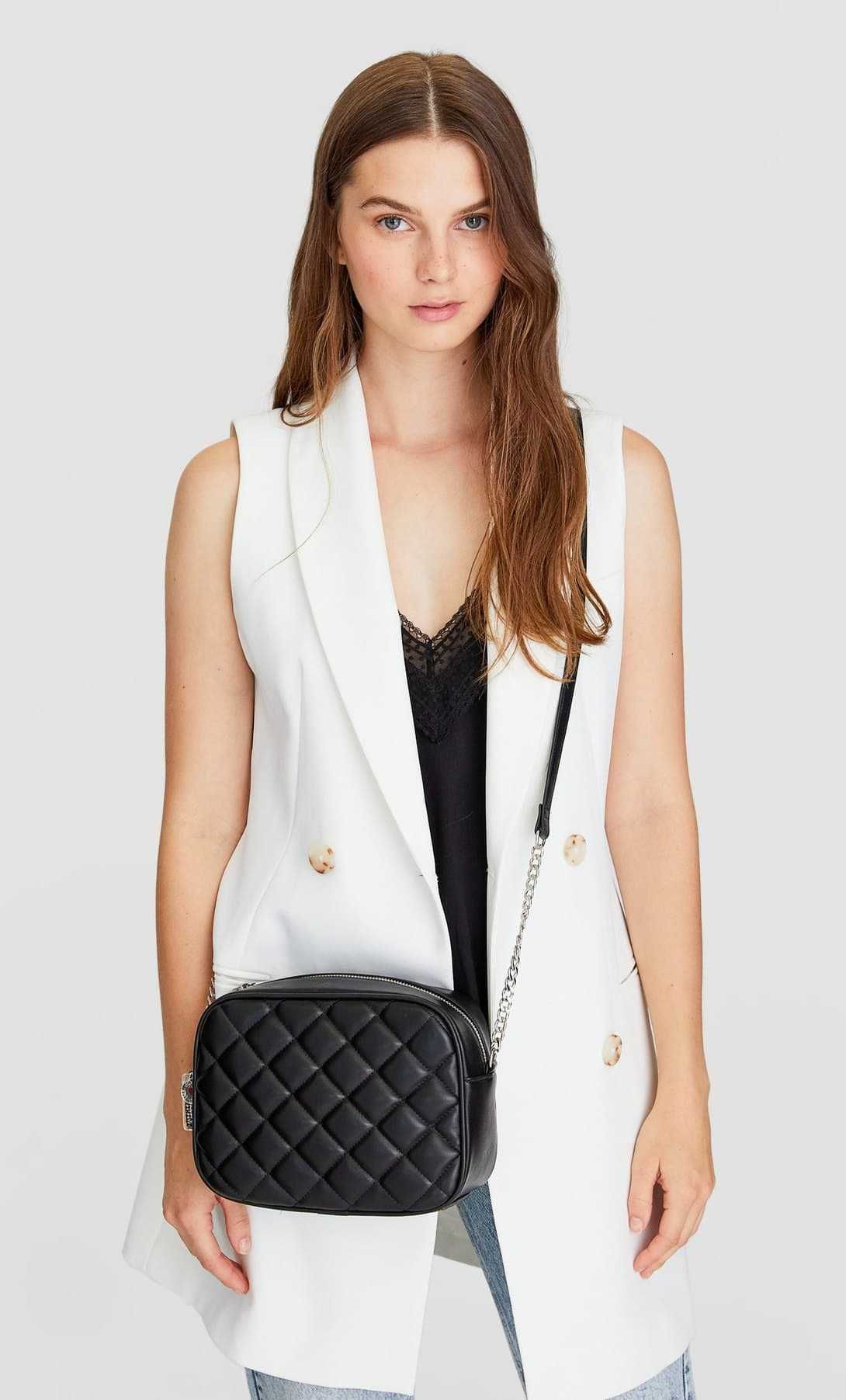 Mala preta da Stradivarius