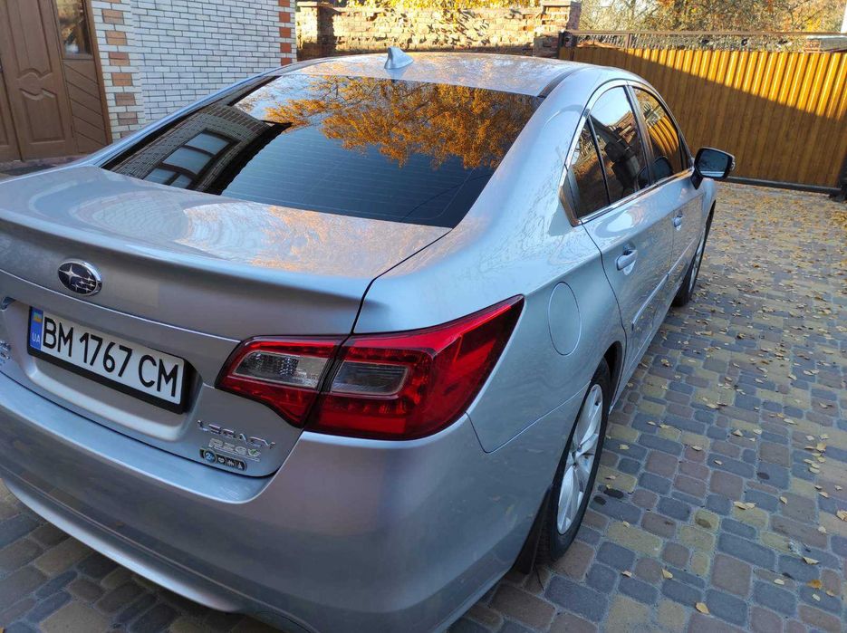 Subaru Legacy в ідеальному стані з малим пробігом