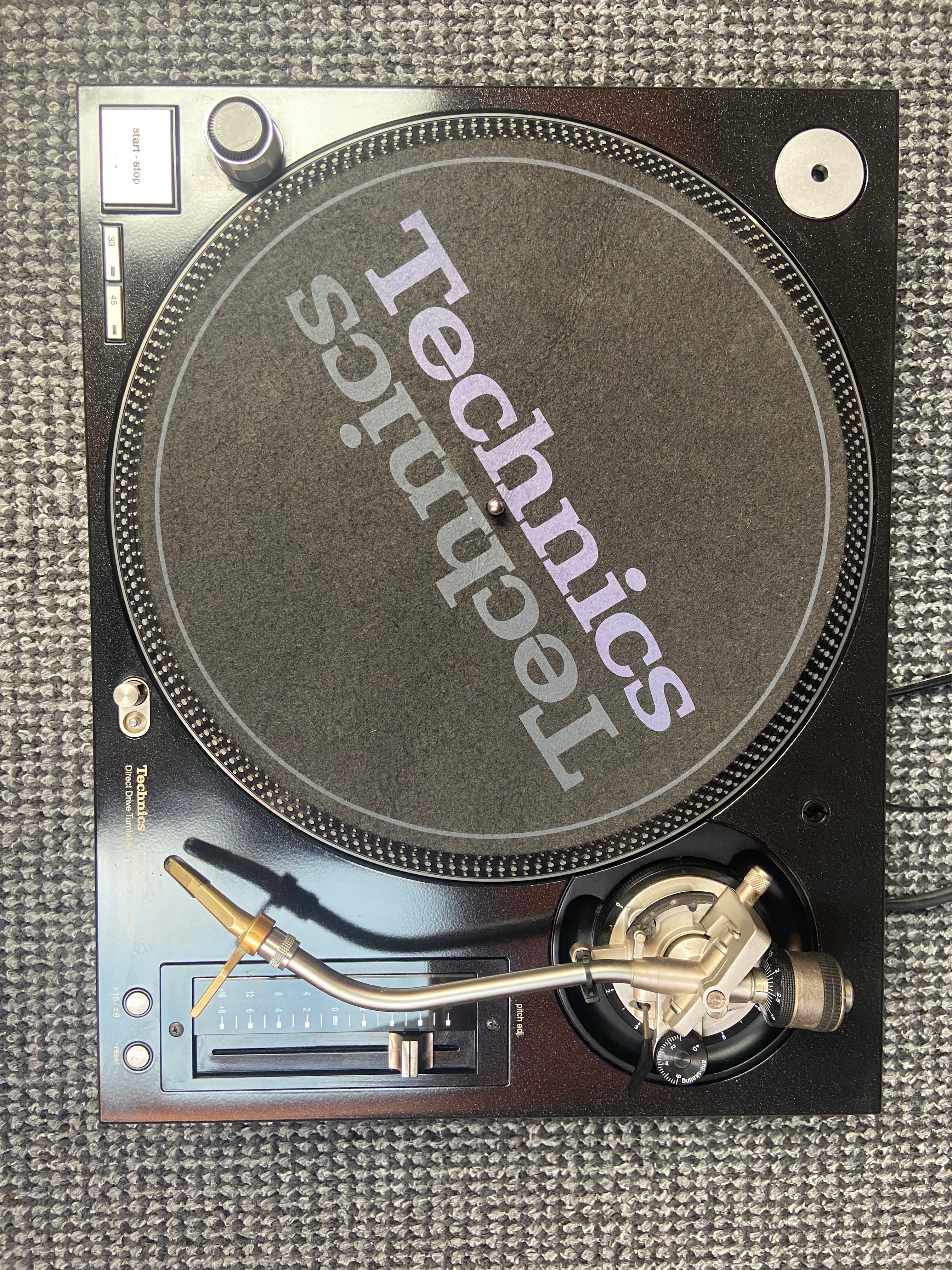 2 x Technics SL-1210 m5g