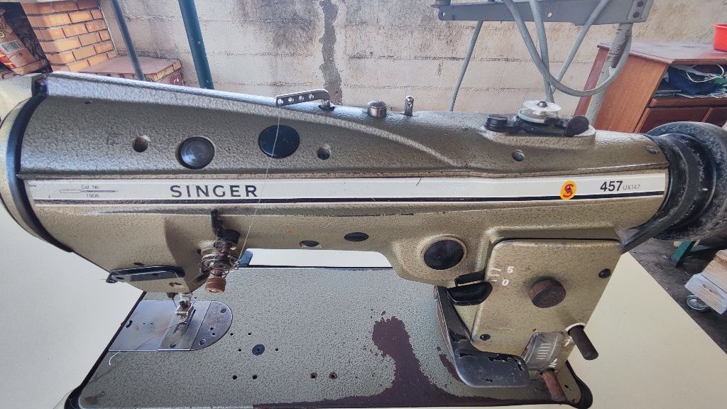 Vendo 2 máquinas de costura industriais