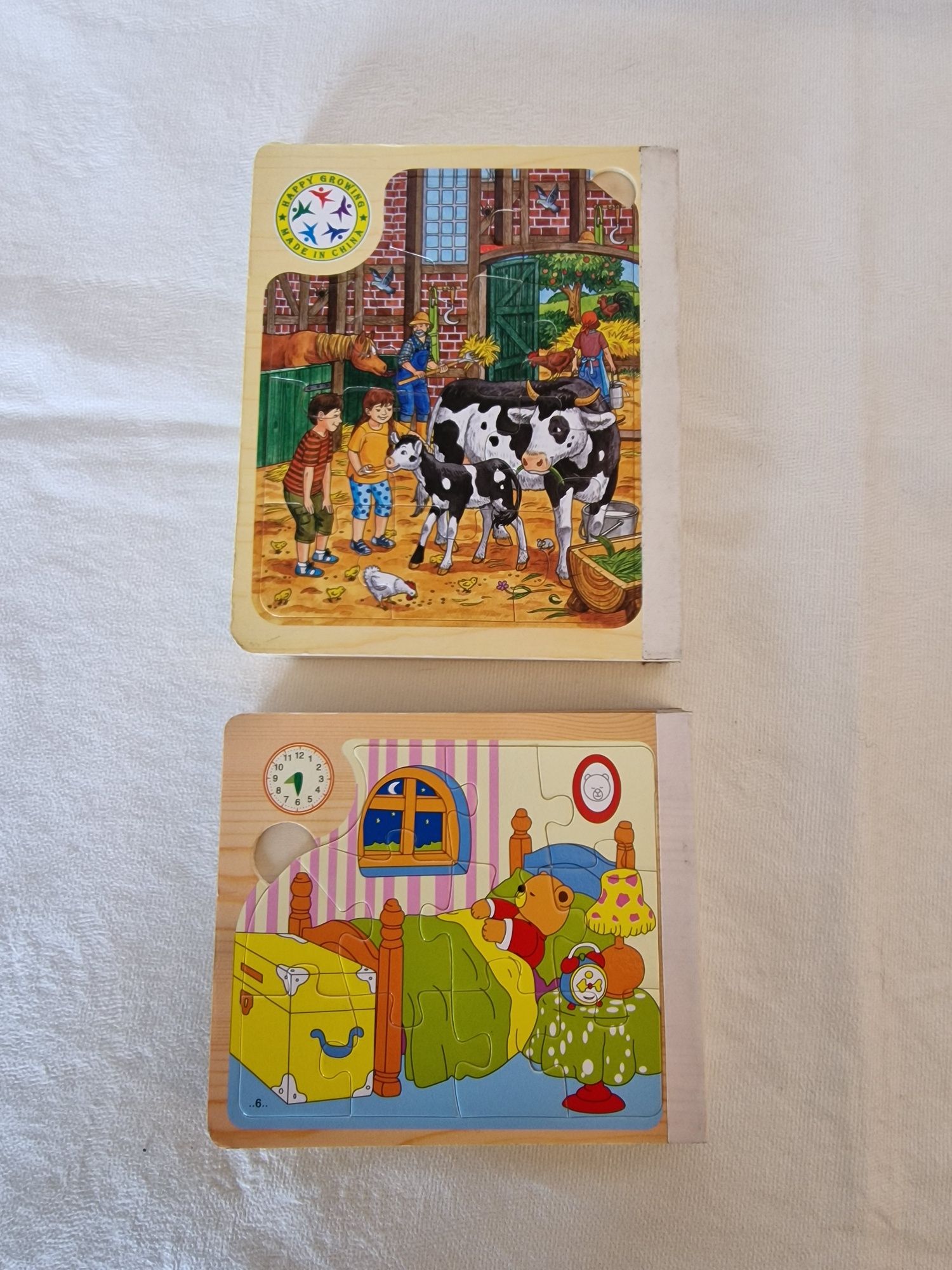 2 livros de puzles em madeira