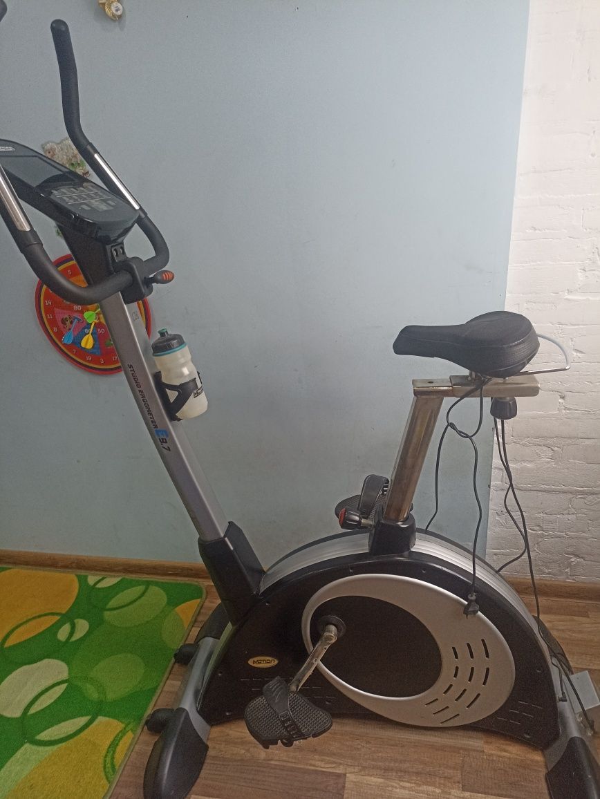 Rower stacjonarny elektromagnetyczny