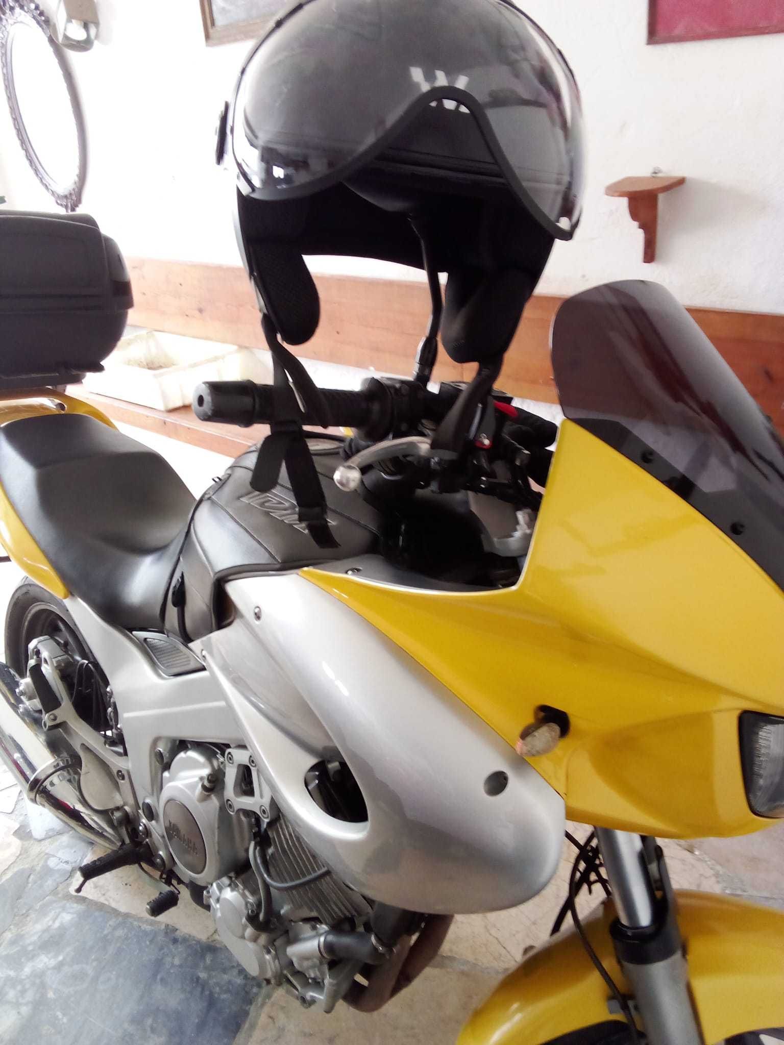 Mota Yamaha TDM 850 (4TX)