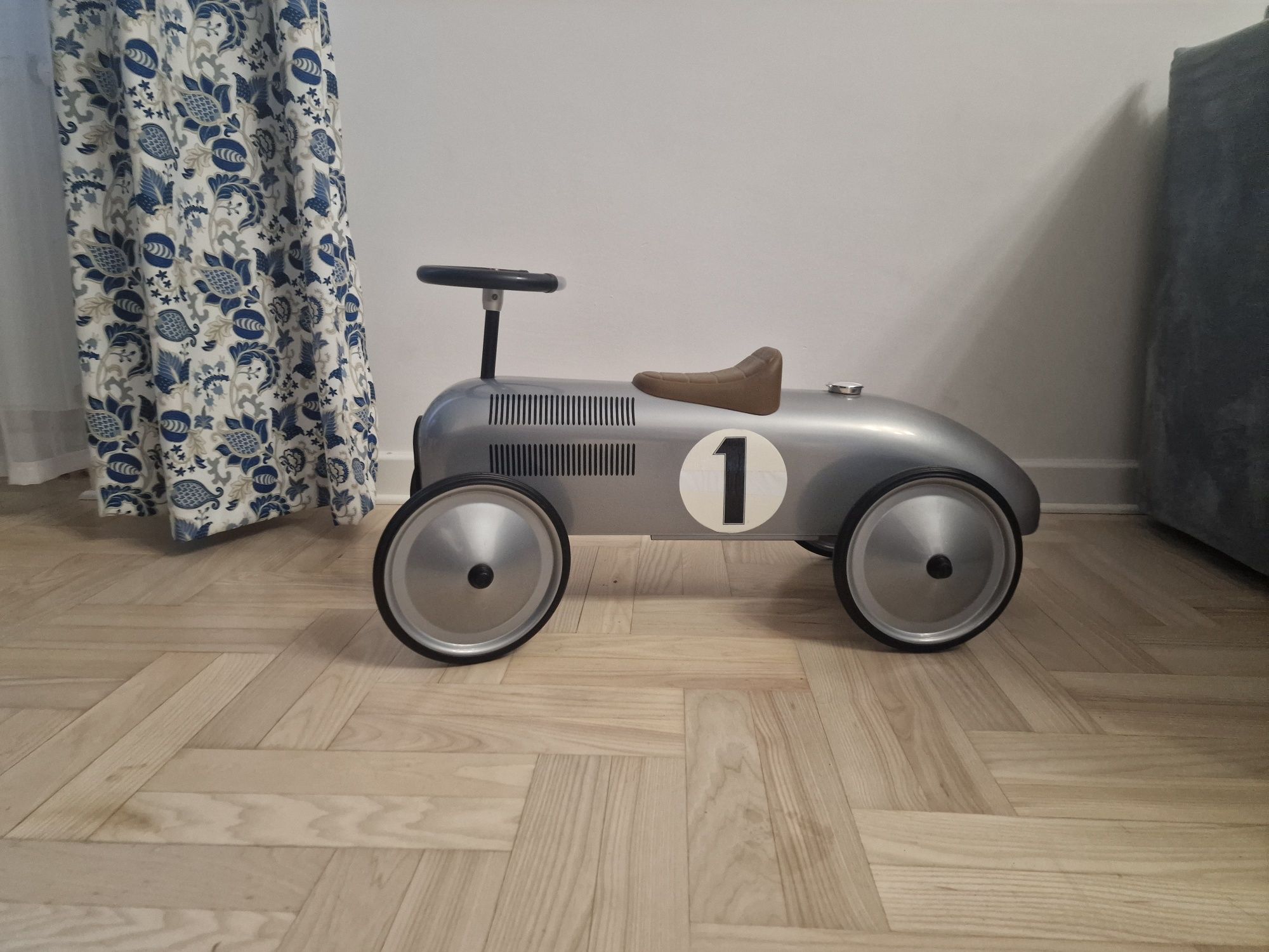 Goki srebrny jeździk retro formuła 1 14136