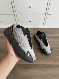 Adidas Yeezy Boost 700 MNVN Metallic оригінал GW9524 41р us8
